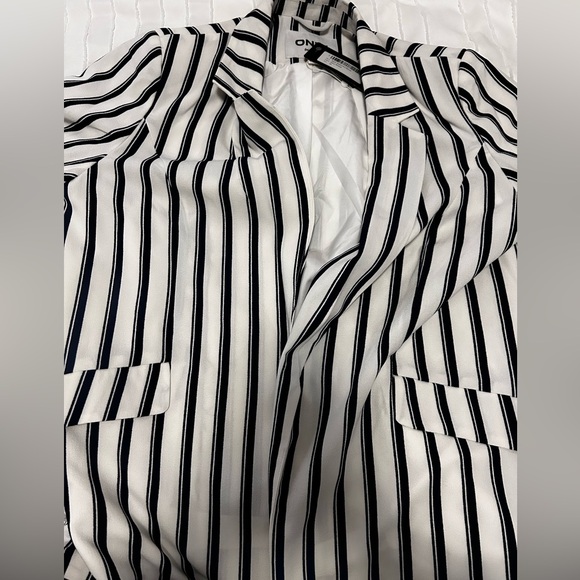 Stripped blazer - Picture 1 of 3